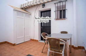 Apartamento con Patio en el Centro del Pueblo